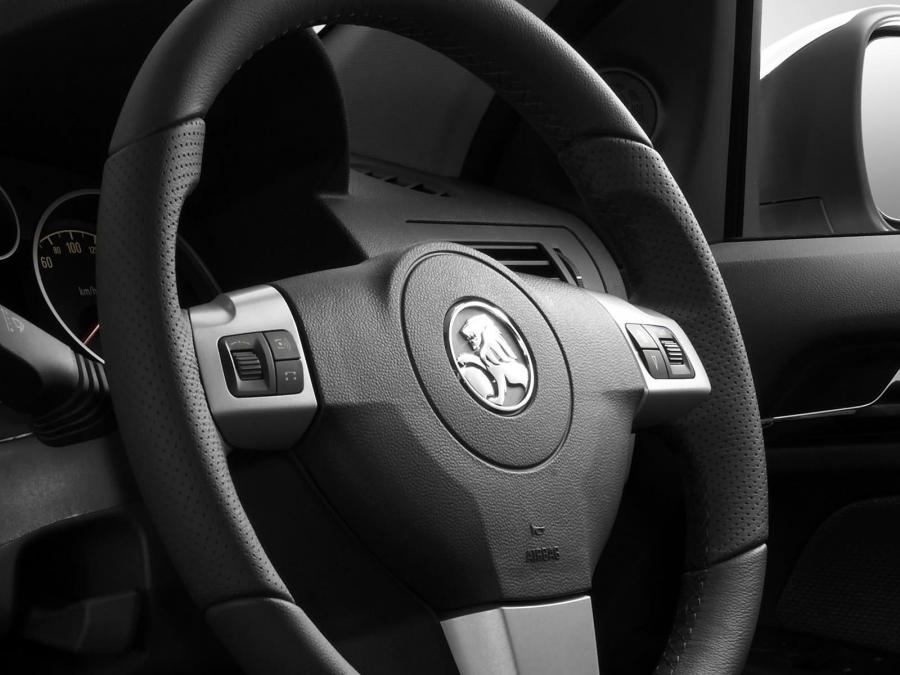  Holden Astra 1.9 CDTi 2006 года  (фото 4 из 36)